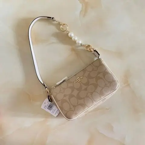 Coach Nolita 19 ApWht With OriginalBox DustCover ChainBelt PearlCharm