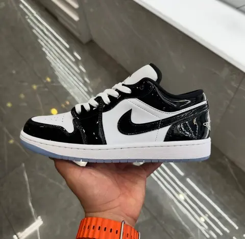 Air Jordan 1 Low Concord