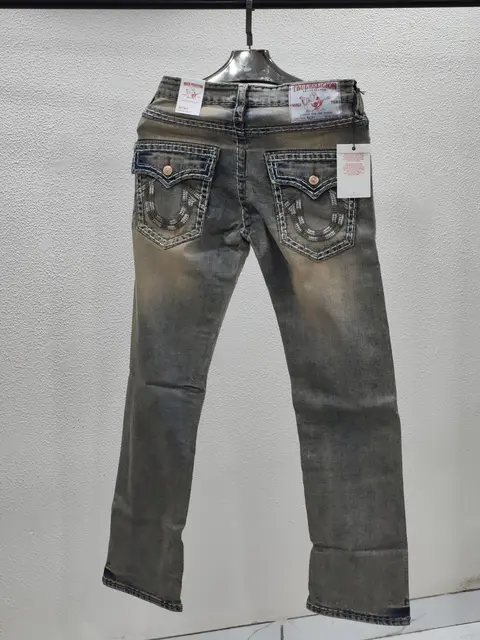 TRUE RELIGION IMPORTED STORE ARTICLE JEANS