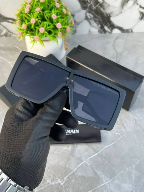 Balmain grand black