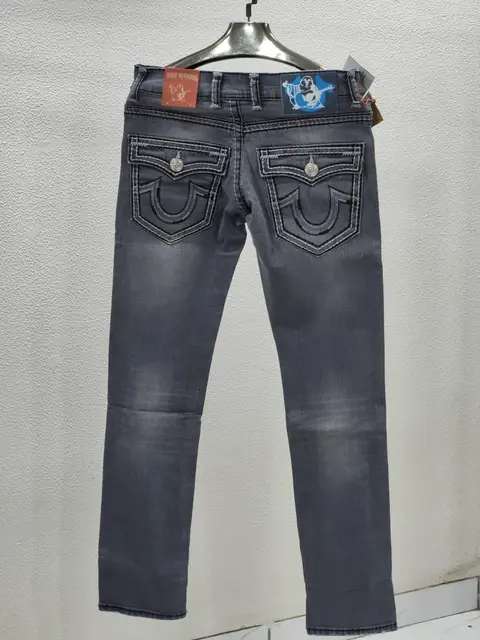 TRUE RELIGION IMPORTED STORE ARTICLE JEANS