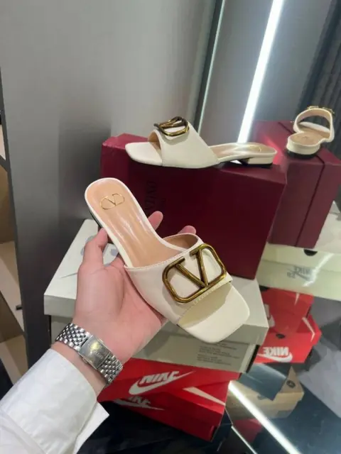 Valentino Garavani V Buckle Slide With OG Box & Carry Bag (White-942)