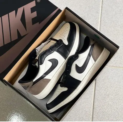 Air Jordan 1 Retro Low OG Mocha Semi UA