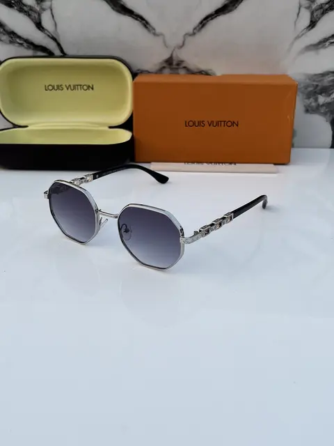 Louis Vuitton 430 silver black