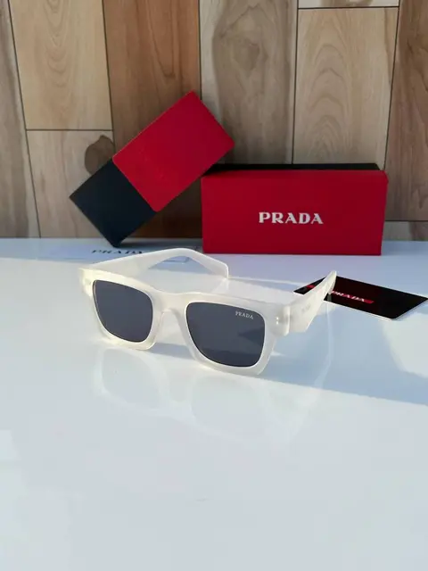 Prada 11 white black