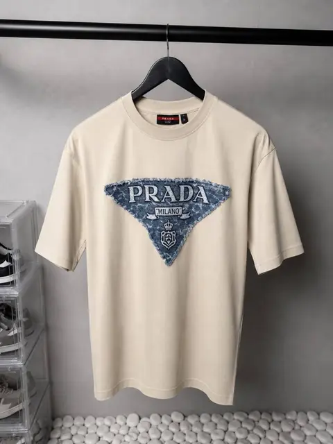 Prada Milano Logo T-Shirt 1183. Sale-offer VS1000