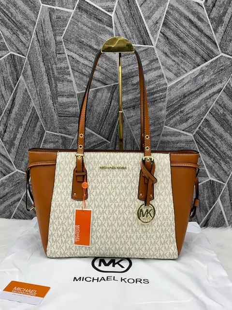 Michael Kors Voyager Premium Highend With DustCover