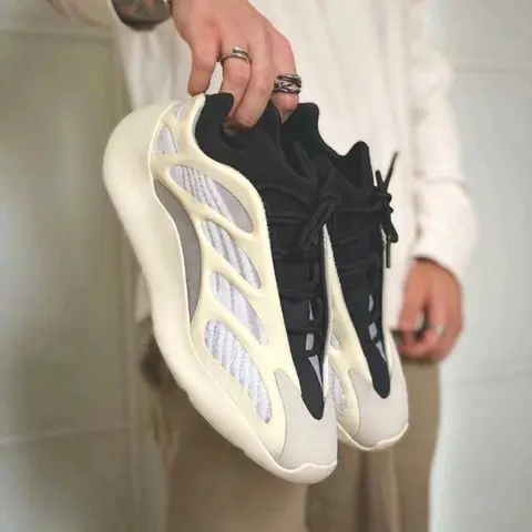 Adiddass. Yeezy 700 V3 Azael